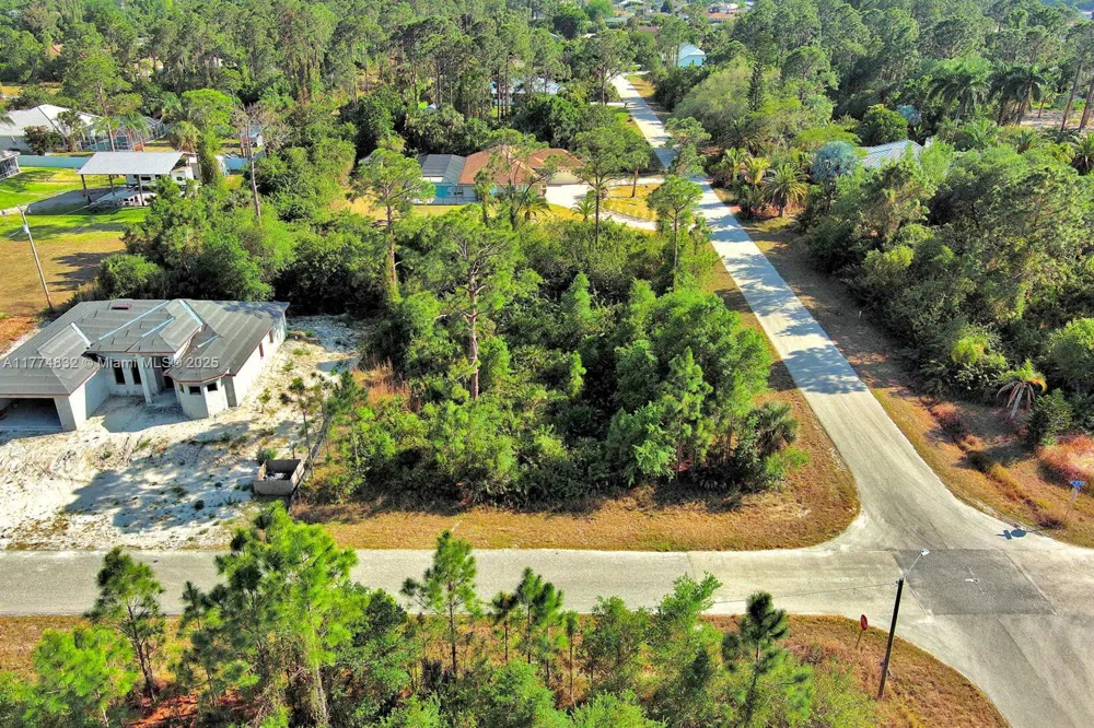 2500 E 9th St Lehigh Acres, FL 33936