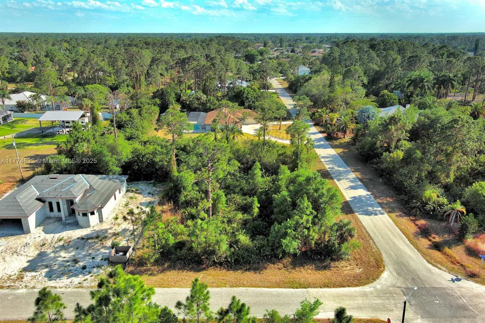 2500 E 9th St Lehigh Acres, FL 33936