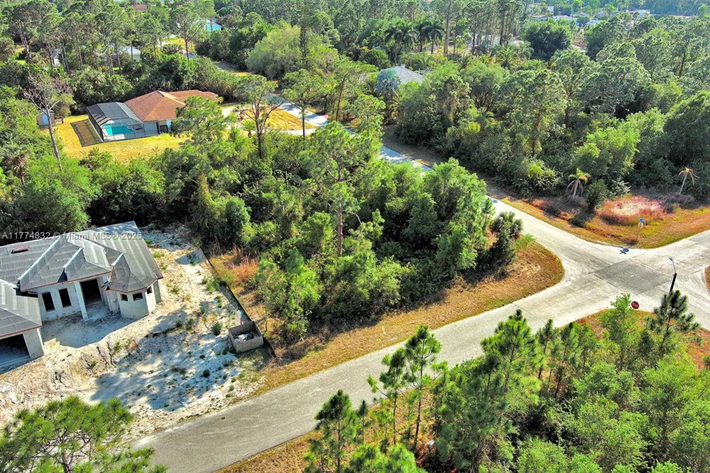 2500 E 9th St Lehigh Acres, FL 33936