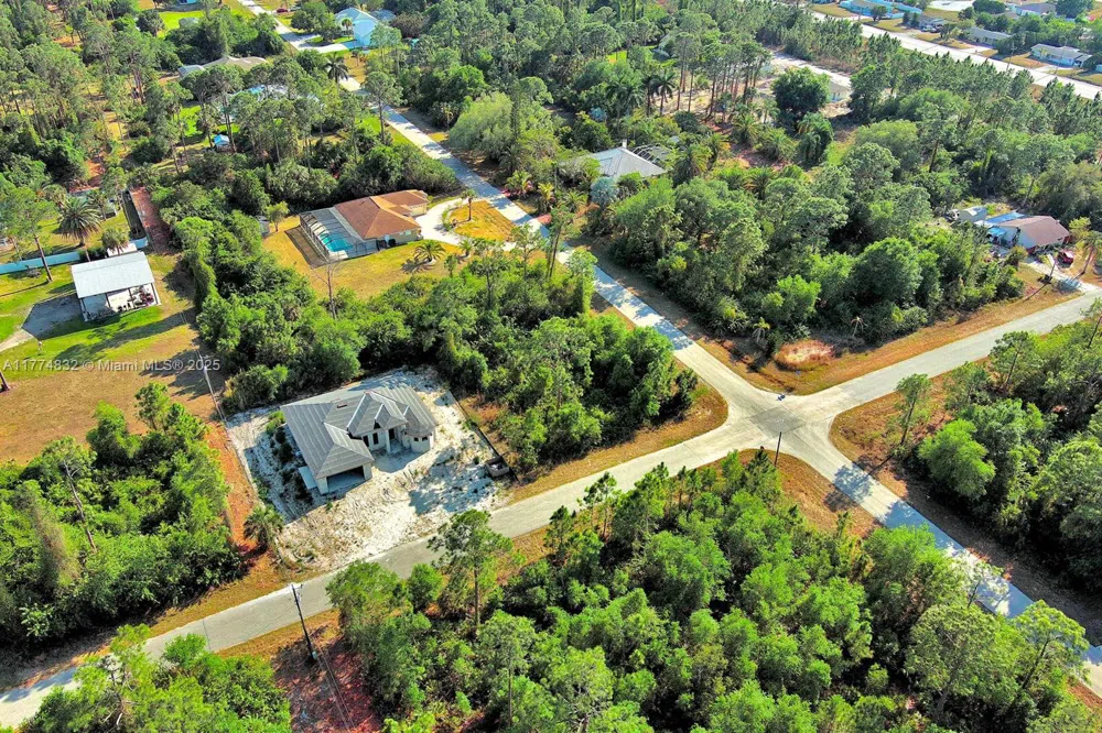 2500 E 9th St Lehigh Acres, FL 33936
