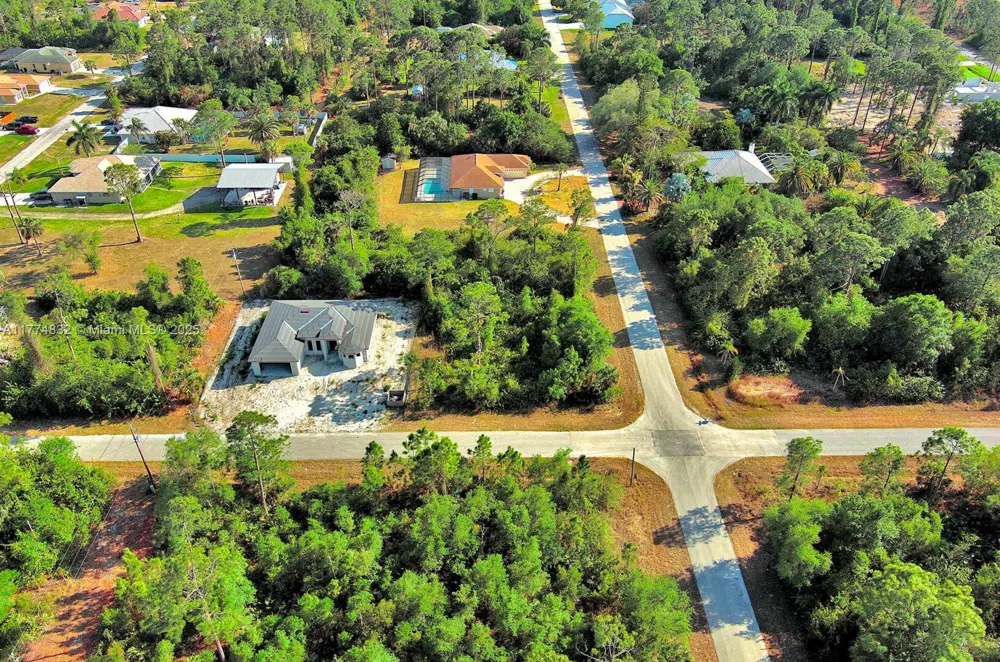 2500 E 9th St Lehigh Acres, FL 33936