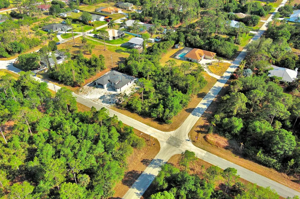 2500 E 9th St Lehigh Acres, FL 33936