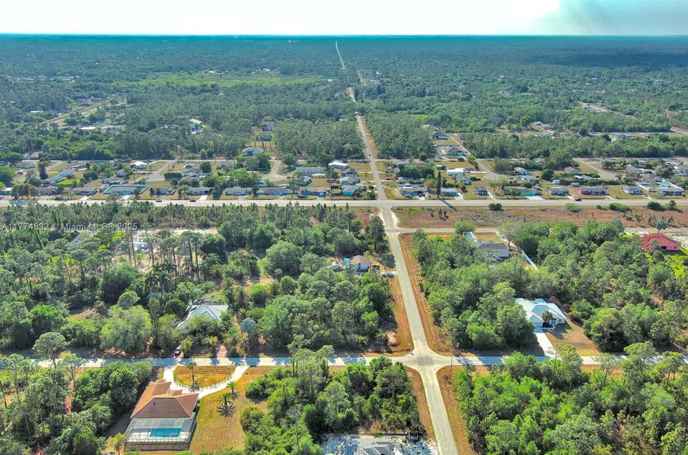 2500 E 9th St Lehigh Acres, FL 33936