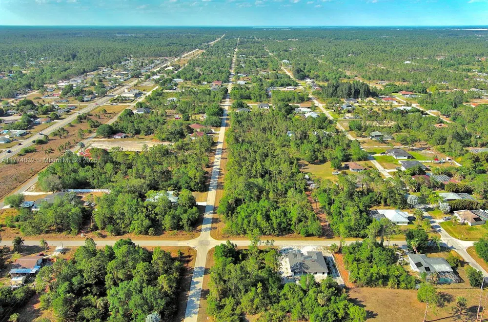 2500 E 9th St Lehigh Acres, FL 33936