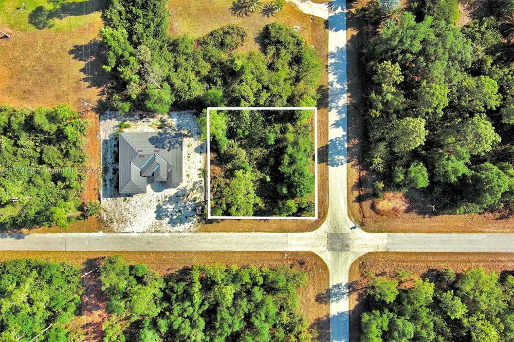 2500 E 9th St Lehigh Acres, FL 33936