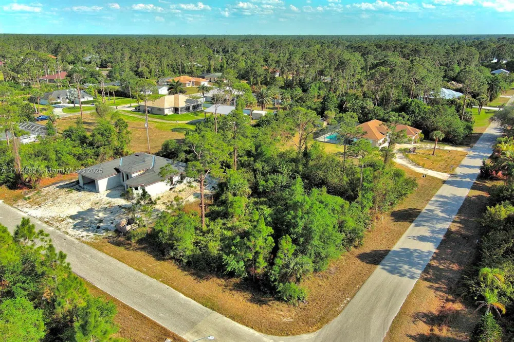 2500 E 9th St Lehigh Acres, FL 33936