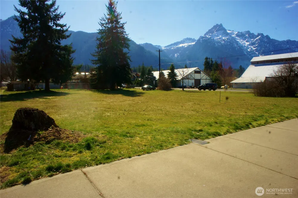 1095 Darrington Street Darrington, WA 98241