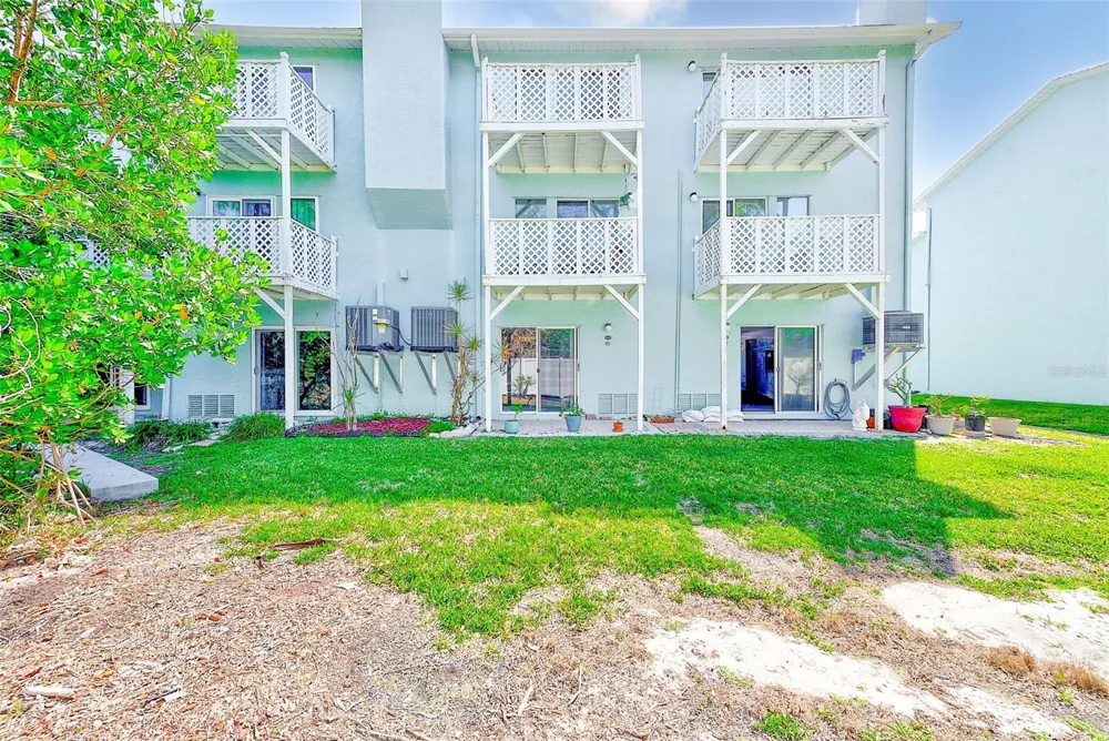 615 GARLAND CIRCLE Indian Rocks Beach, FL 33785
