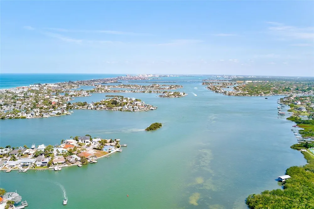 615 GARLAND CIRCLE Indian Rocks Beach, FL 33785