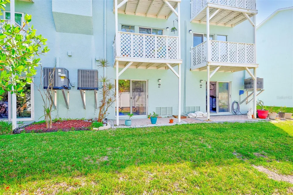 615 GARLAND CIRCLE Indian Rocks Beach, FL 33785