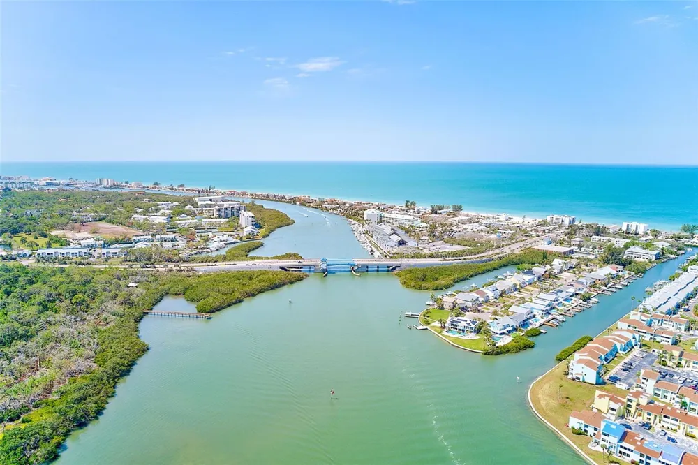 615 GARLAND CIRCLE Indian Rocks Beach, FL 33785