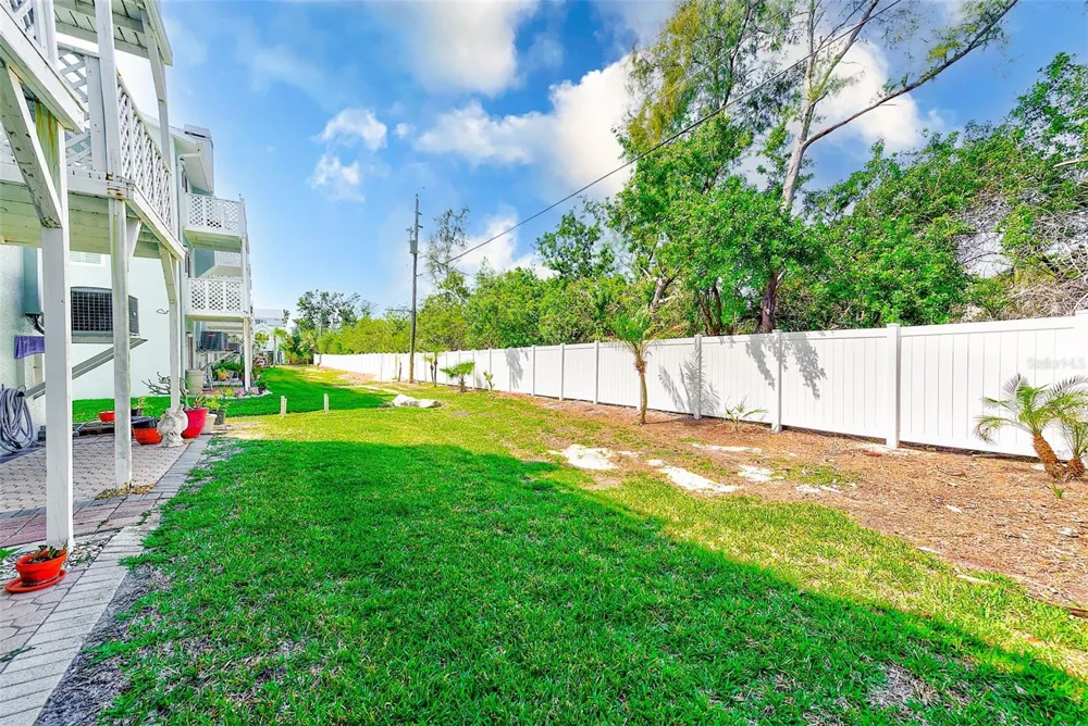615 GARLAND CIRCLE Indian Rocks Beach, FL 33785