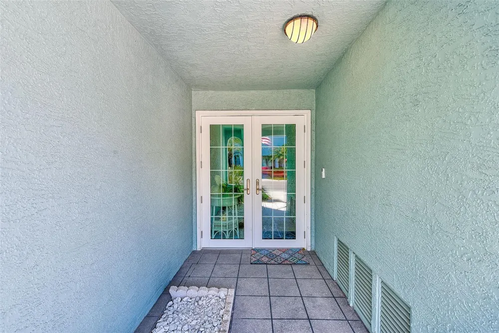 615 GARLAND CIRCLE Indian Rocks Beach, FL 33785