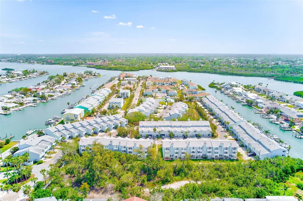 615 GARLAND CIRCLE Indian Rocks Beach, FL 33785
