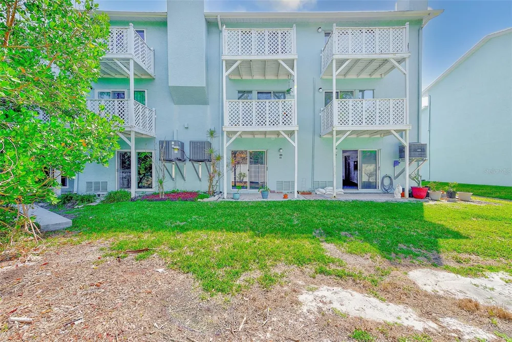 615 GARLAND CIRCLE Indian Rocks Beach, FL 33785