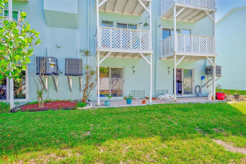 615 GARLAND CIRCLE Indian Rocks Beach, FL 33785