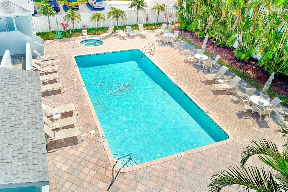 615 GARLAND CIRCLE Indian Rocks Beach, FL 33785