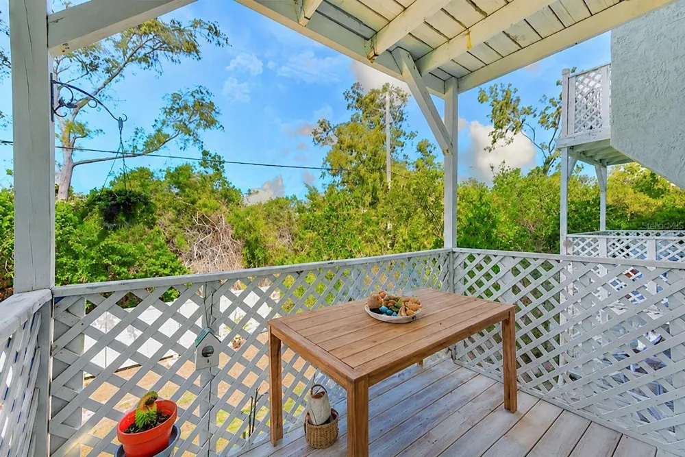 615 GARLAND CIRCLE Indian Rocks Beach, FL 33785