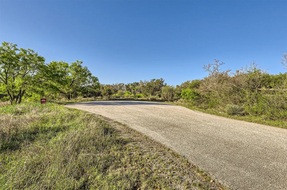 18 South Cove Spicewood, TX 78669