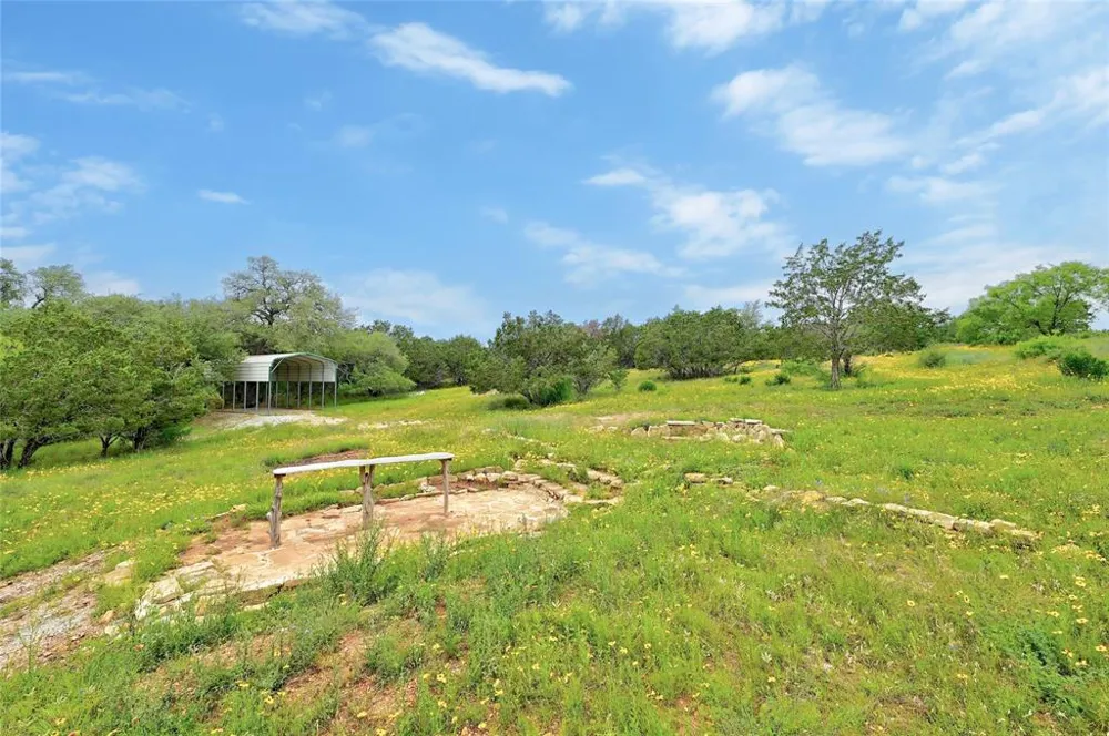18 South Cove Spicewood, TX 78669