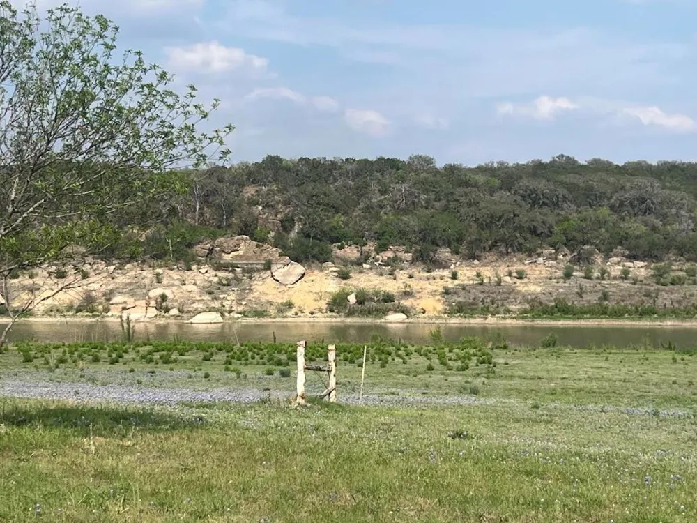 18 South Cove Spicewood, TX 78669