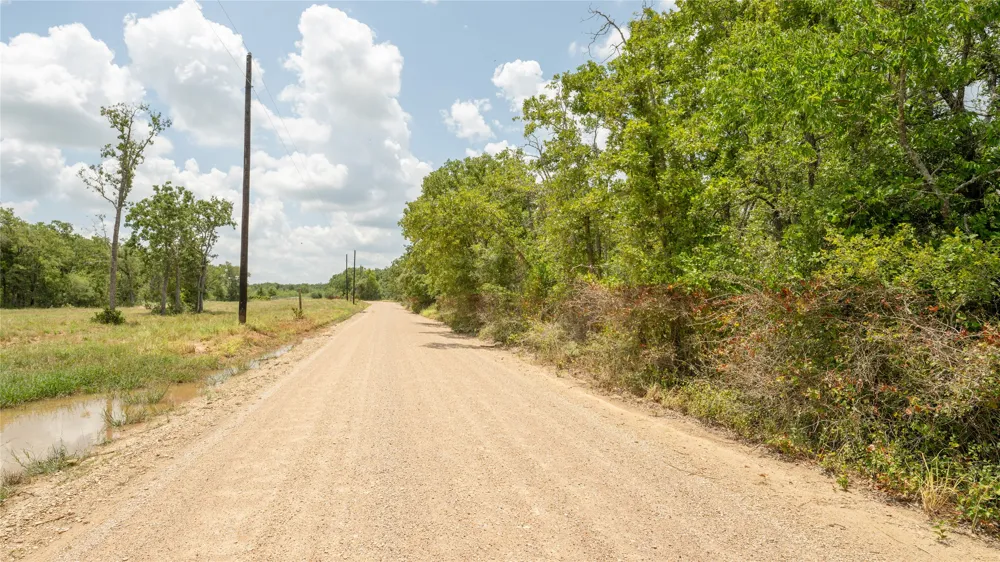 418 County Road 405 Buckholts, TX 76518