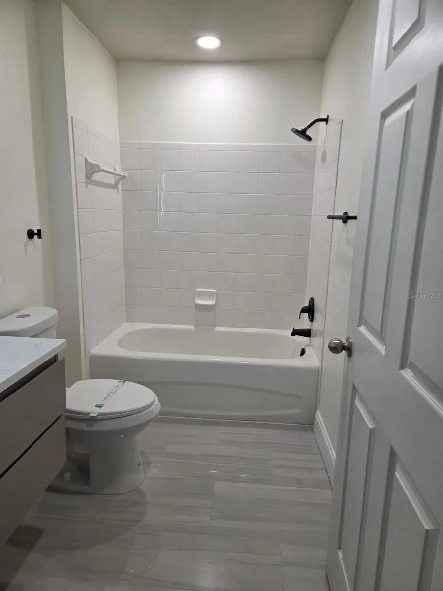 9141 LEE VISTA BOULEVARD #308 Orlando, FL 32829
