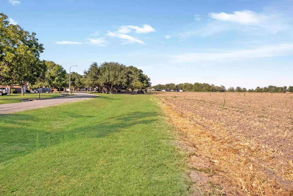 2 Scroggins Road Wallis, TX 77485
