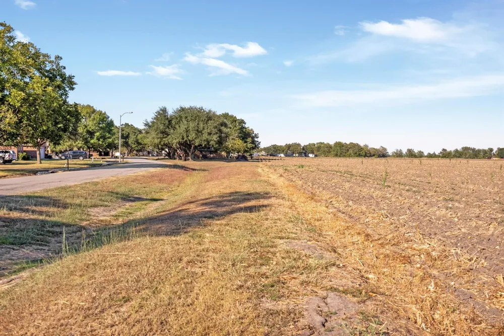 2 Scroggins Road Wallis, TX 77485