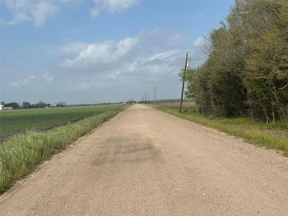2 Scroggins Road Wallis, TX 77485