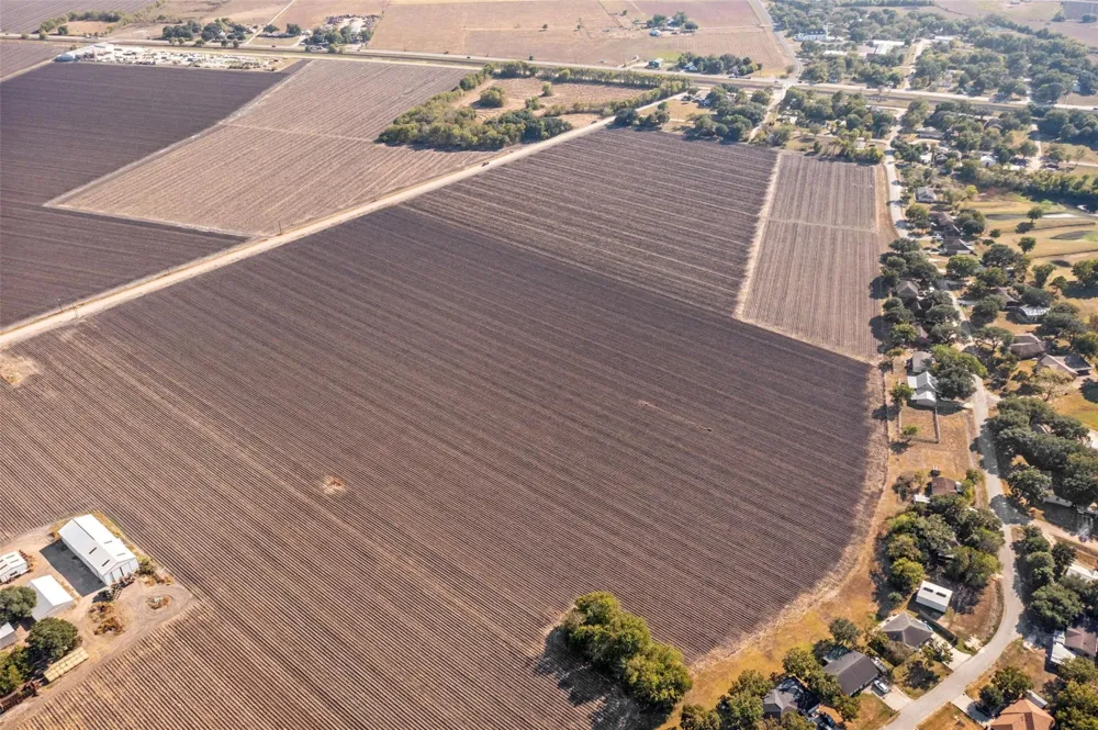 2 Scroggins Road Wallis, TX 77485