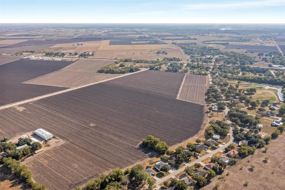2 Scroggins Road Wallis, TX 77485