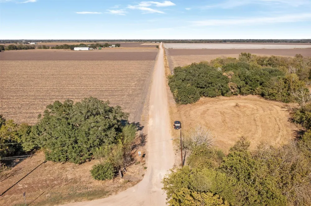 2 Scroggins Road Wallis, TX 77485