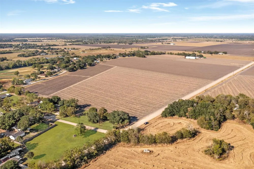 2 Scroggins Road Wallis, TX 77485