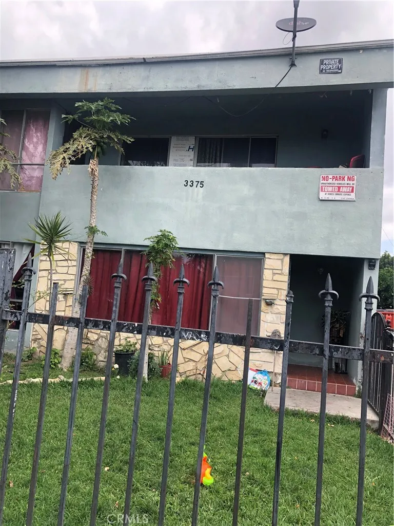 3375 Elizabeth Avenue Lynwood, CA 90262