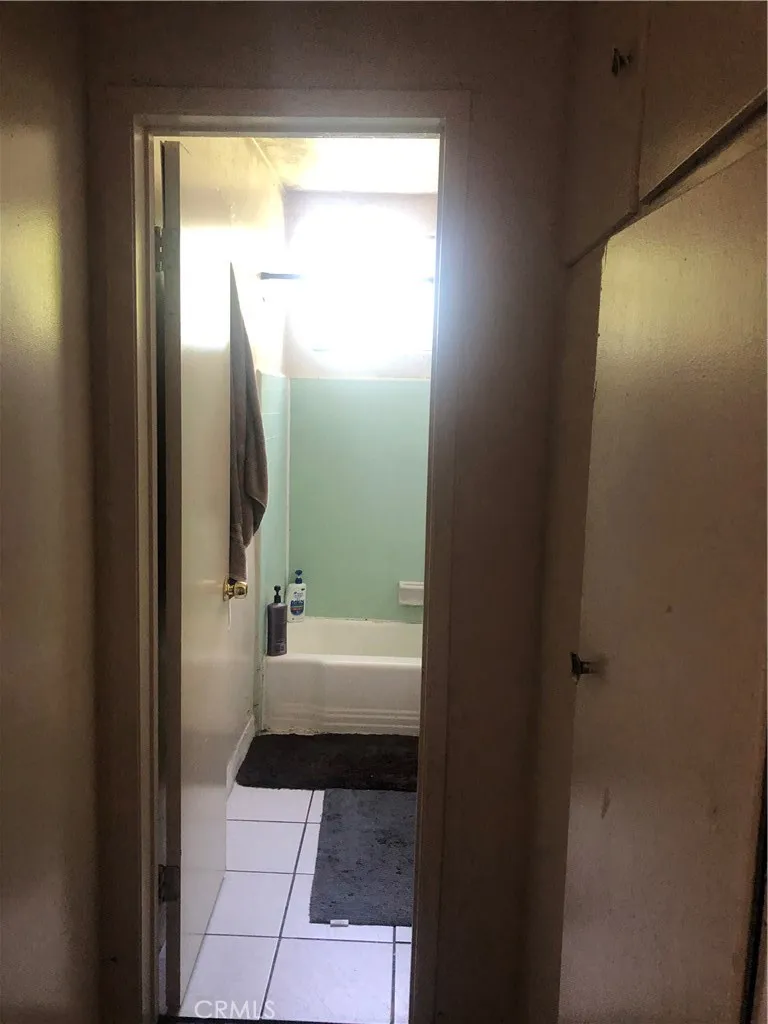 3375 Elizabeth Avenue Lynwood, CA 90262