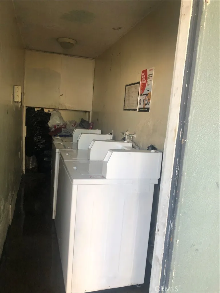 3375 Elizabeth Avenue Lynwood, CA 90262