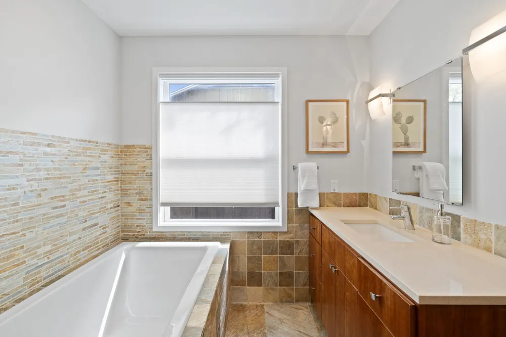 2300 S 3rd Street Austin, TX 78704
