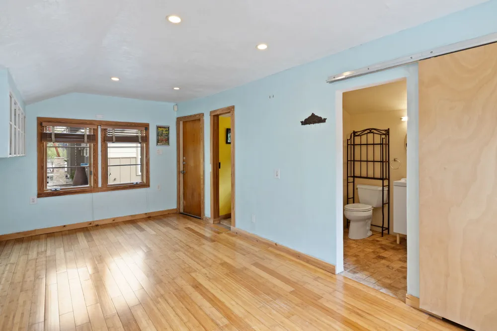 2300 S 3rd Street Austin, TX 78704