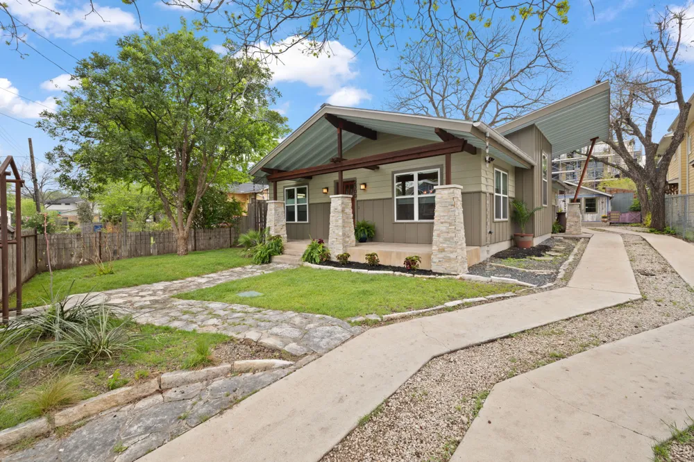 2300 S 3rd Street Austin, TX 78704