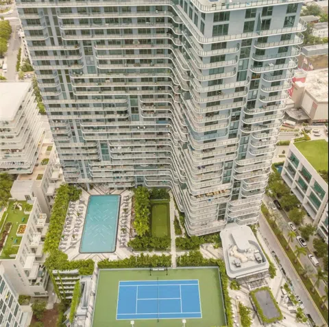 121 NE 34 ST #2511