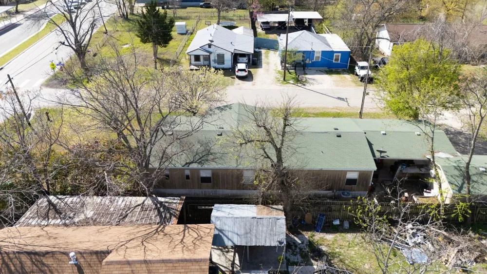209 E Sheldon Avenue Thrall, TX 76578