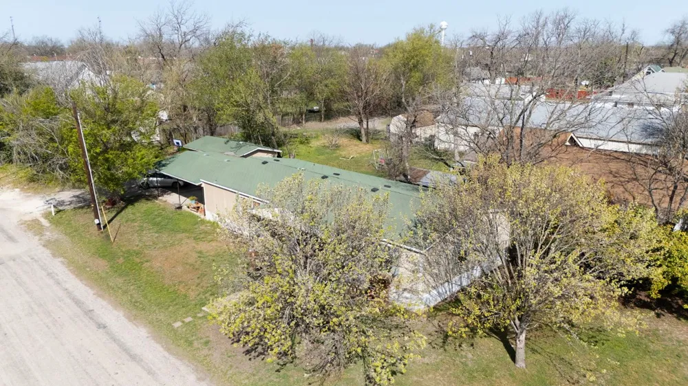 209 E Sheldon Avenue Thrall, TX 76578