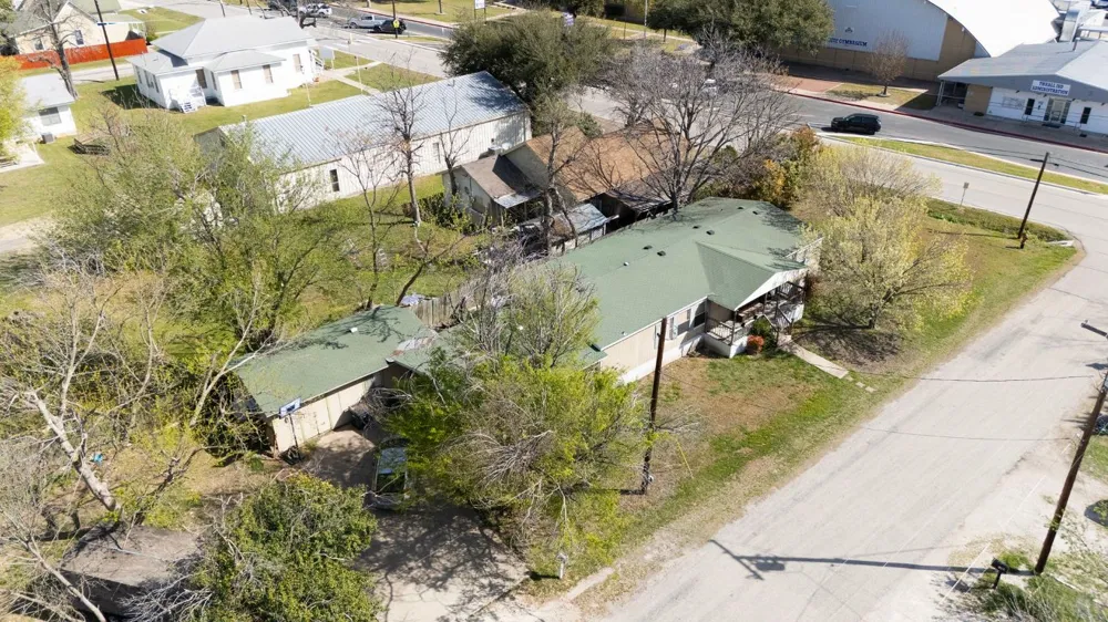 209 E Sheldon Avenue Thrall, TX 76578