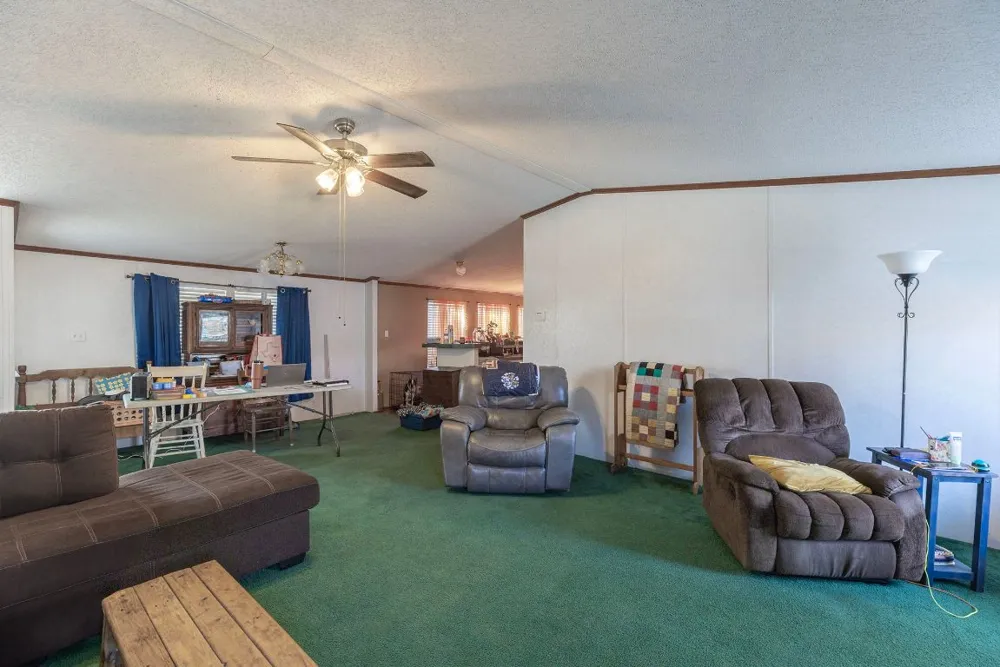 209 E Sheldon Avenue Thrall, TX 76578