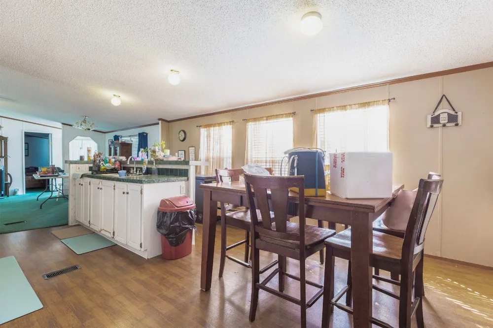 209 E Sheldon Avenue Thrall, TX 76578