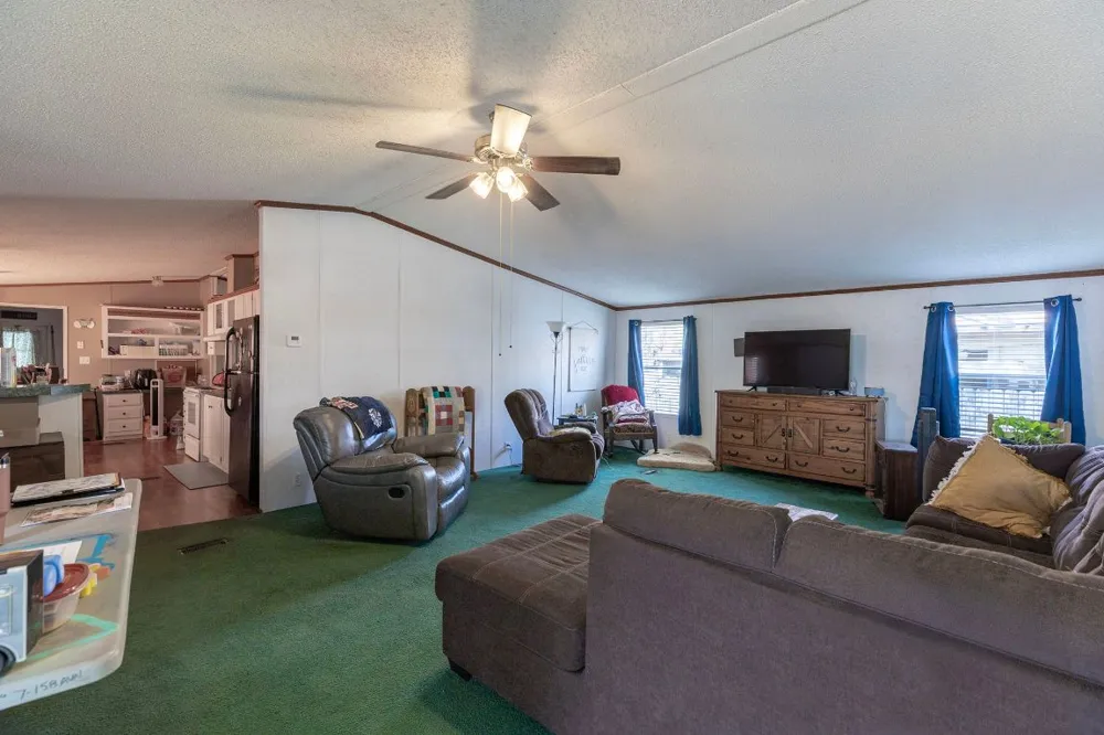 209 E Sheldon Avenue Thrall, TX 76578