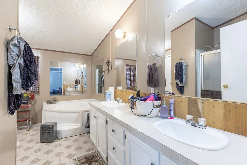 209 E Sheldon Avenue Thrall, TX 76578