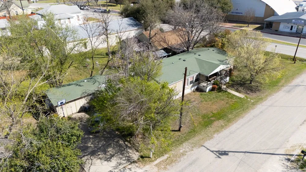 209 E Sheldon Avenue Thrall, TX 76578