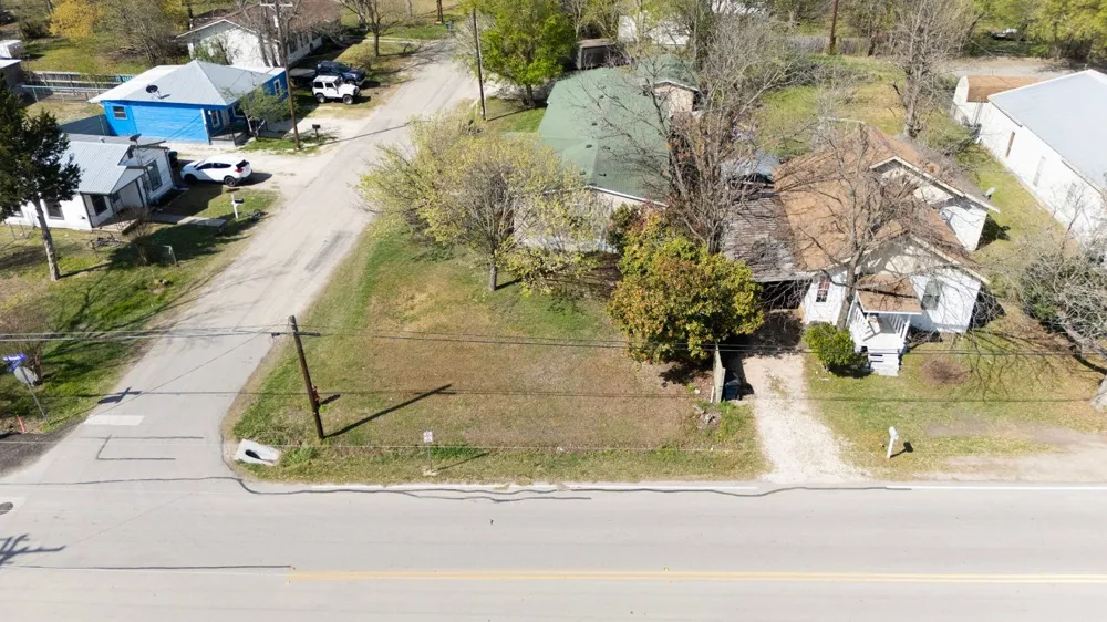 209 E Sheldon Avenue Thrall, TX 76578